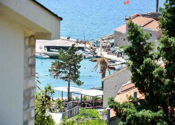 Apartments Minja S